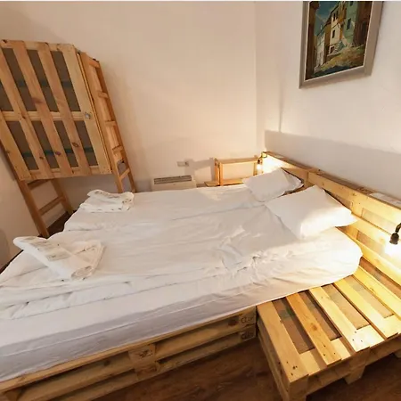 Apartamento Palete - New Hand-made, Cozy, Artistic Chepelare